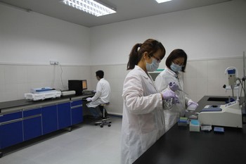 参观石家庄中天华康亲子鉴定中心实验室 29